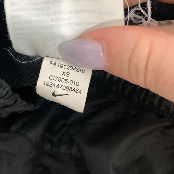 SOLD Sportswear Woven Cargo Pants size XS - Picture 14 of 14